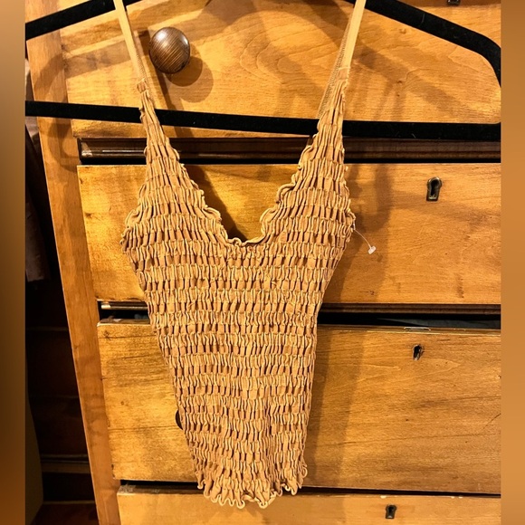 NEW Free People Pucker Up Seamless Cami Autumn Leaves Brown Tan Size XS/SM NWOT - Picture 5 of 8